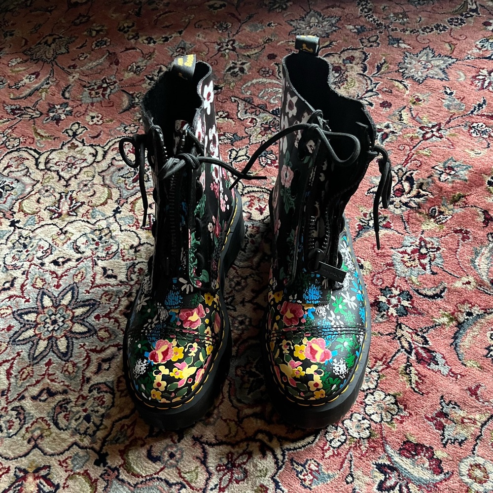 Floral Sinclair Dr. Martens
